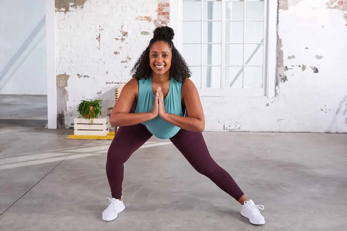 Buikvet weg zonder crunches: staande oefeningen voor een strakke core