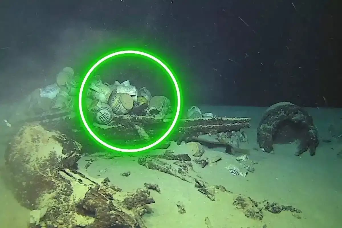 Sensationele ontdekking: Frans leger doet recordbrekende vondst op 2,57 km diepte, die de archeologische geschiedenis voorgoed zal herschrijven